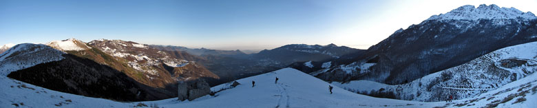 Dalla Costa del Pallio la Valle Imagna al tramonto - foto Piero Gritti 27 dic. 09