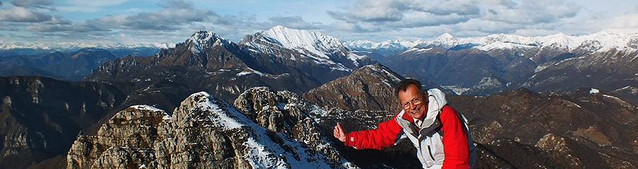 Vista verso le creste nord del Resegone, verso le Grigne , il Legnone, le Orobie