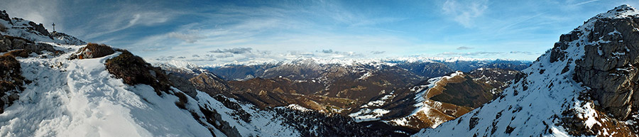 Salendo in Resegone, Cresta Cermenati, con vista in Orobie