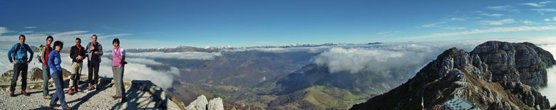 Dalla croce di vetta panorama verso est