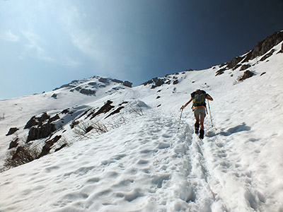 In RESEGONE su neve primaverile da Fuipiano Imagna il 17 aprile 2013 - FOTOGALLERY