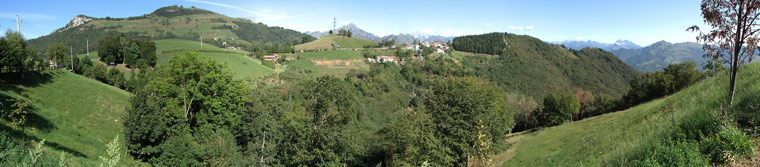 Vista verso il Roccolo-Osservatorio Ornitologico 'Anesa' di Ganda - 8 sett. 08