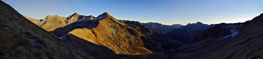 Tramonto al Passo di Tartano rientrando alla Baita del Camoscio sul 101