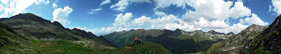 Panoramica dal Pizzo Scala (2427 m.)