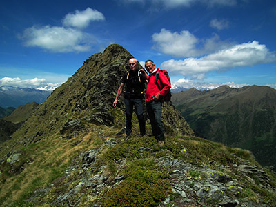 Sull’arco di San Simone: PIZZO ROTONDO (2237 m.) > CIMA LEMMA (2348 m.) > quasi PIZZO SCALA (2348 m.) il 15 giugno 2012 - FOTOGALLERY