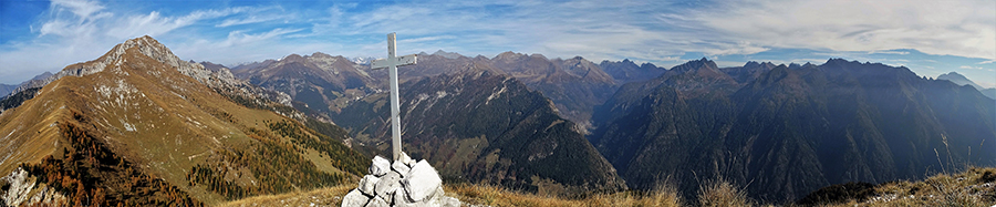Panorama dalla vetta del Pizzo Badile (2044 m)