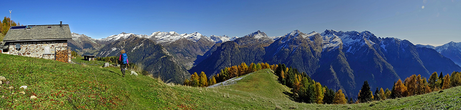 Alla Baita Cacciatori sul sentiero 117 dal Forcolino di Torcola al Monte Colle