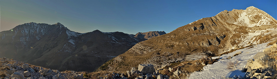 Vista panoramica verso Menna ed Arera all'imbrunire