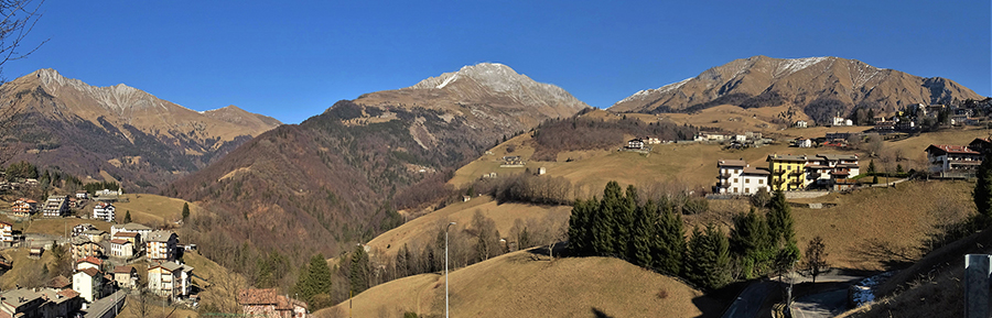 Vista panoramica da Zambla Bassa verso Menna-Arera-Grem