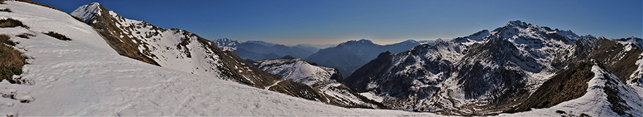 Da Cima Villa (2050 m) vista a sud sulla Valle Brembana