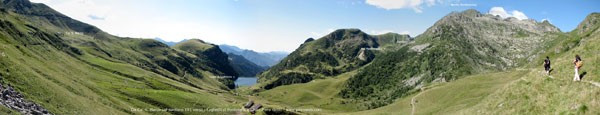 Dal sentiero 101 panoramica sulla conca di Ca' San Marco verso il Lago Valmora e Val Ponteranica