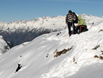 Kant si diverte un mondo a correre ed affondare nella neve fresca