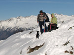 Sosta in posizione panoramica con vista verso le Alpi Retiche