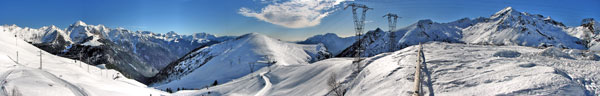 Panoramica dal Rifugio San Marco 2000 verso le Orobie, la Valle Brembana, la pianura - foto Piero Gritti 23 genn. 08