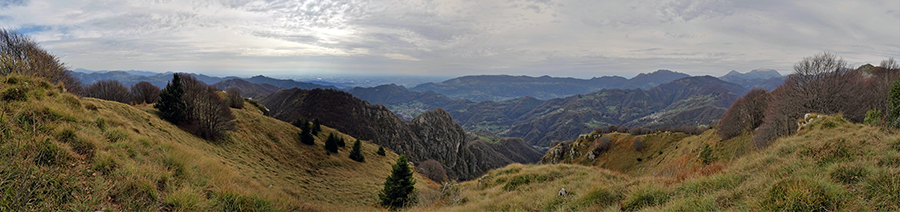 Vista panoramica a sud dalla Cima del Foldone