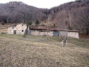 Cascina alle falde del Foldone verso la Bocchetta del Ronco