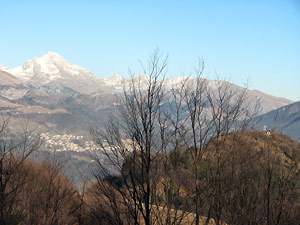 Dalle falde del Foldone...il Ronco-Molinasco (mt.1179) con le carattristiche 3 croci
