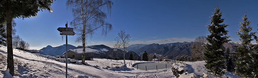 La bella radura delle Stalle Aral (1000 m) ammantata di neve