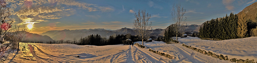 La radura delle Stalle Aral ammantata di neve nei colori dell'imminente tramonto