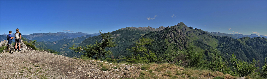 Panorama dal punto panoramico appena sopra il Rif.Monte Suchello 