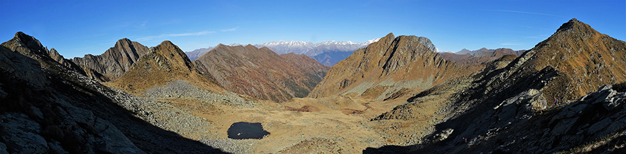Panorama verso la Valle di Budria, la Valtellina, le Alpi Retiche