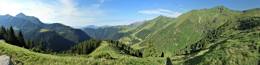 Sul sentiero 214A dalla Fraccia al Rifugio Balicco vista panoramica