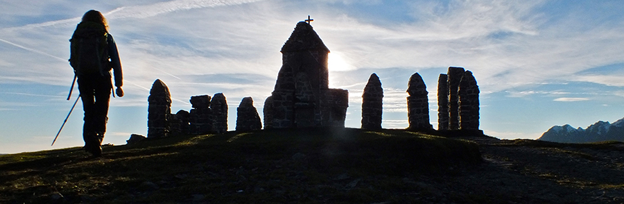 Ai Tre Faggi in tempietto con i menhir in contoluce