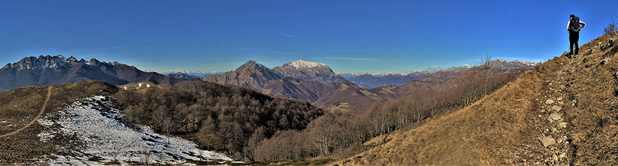 In salita dalla Malga Cucco (1510 m) allo Zuc de Valmana (1546 m) bella vista panoramica