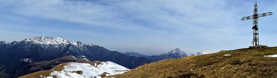 Panorama dalla vetta dello Zuc di Valbona verso il Resegone