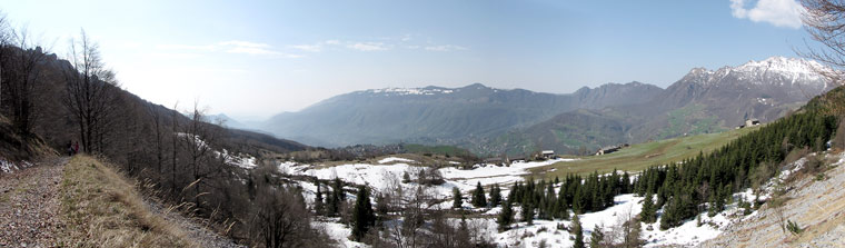 Dal sentiero 579 vista sulla Val Imagna