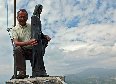 Dai ciliegi in fiore di PIAZZOLI (1183 m.) alla bella Madonnina dei CANTI (1563 m.) il 14 maggio 2013  - FOTOGALLERY