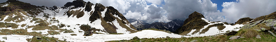 Neve in lento scioglimento ai Tre Pizzi e al Piatra Quadra