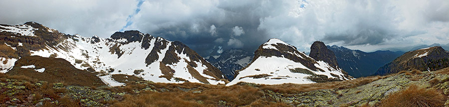 Panoramica dal Pietra Quadra alla Mencucca