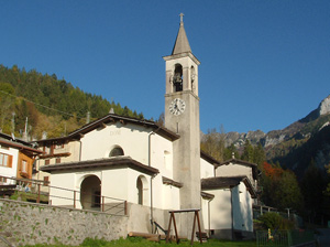La pittoresca chiesetat di Capovalle (Roncobello)