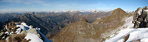 Panoramica da cima Pietra Quadra verso nord-ovest