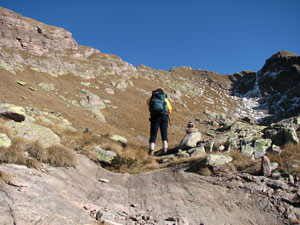 Dal laghetto di Pietra Quadra verso la cima