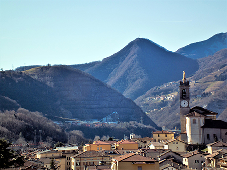 Benedetta primavera sui sentieri per il Monte Ubione da Ubiale-18mar23 - FOTOGALLERY