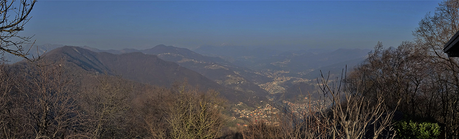 Vista panoramica dal Monte Ubione sulla media Val Brembana
