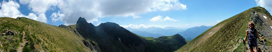 Salendo in cresta sul Monte di Sopra