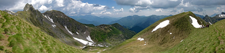 Dal Monte di Sopra vista verso il Valletto e l'Avaro