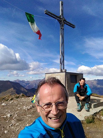Autunnale sul MONTE VENTUROSA (1999 m) il 9 ottobre 2017 - FOTOGALLERY