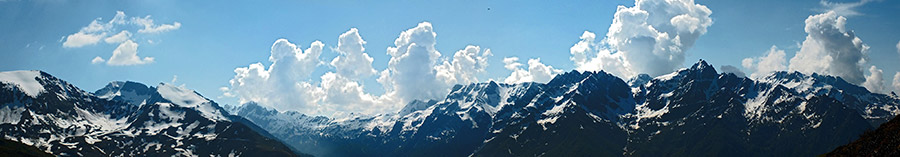 Dal Pizzo Vescovo vista sulle cime orobiche della vallata di Carona