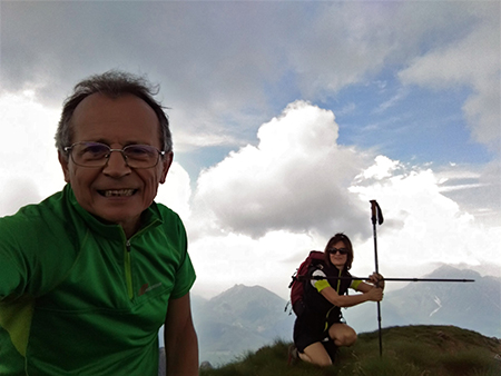 Da Ceresola di Valtorta salita ai Piani di Bobbio e allo ZUCCO BARBESINO (2152 m.) venerdì 2 giugno 2017 - FOTOGALLERY