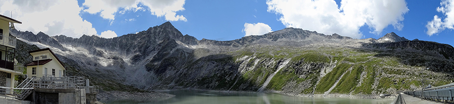 Lago Pantano (2378 m) con vista in Cima Plem (3182 m)