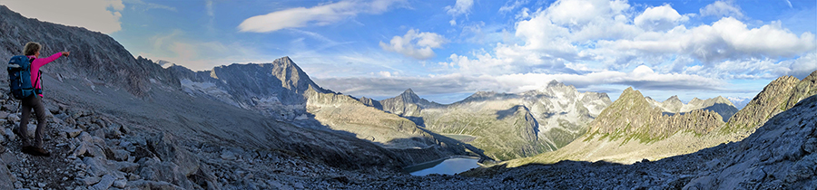 Sul sentiero 42 per Passo Venerocolo con vista sui Laghi Venerocol e Pantano...