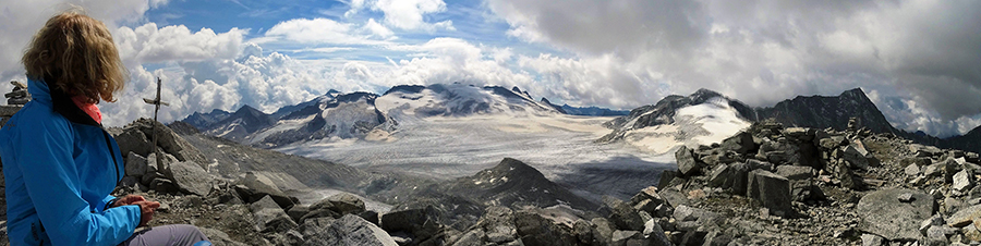 Panoramica in vetta a Punta Venerocolo (3316 m)