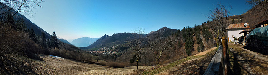 Panoramica dalla casa del Rosso verso Zone e il Lago d'Iseo