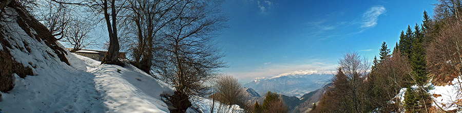 Panoramica salendo sul sentiero 227 al Monte Guglielmo (1957 m.)