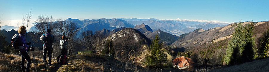 Panoramica salendo sul sentiero 227 dal Bosco degli Gnomi al Monte Guglielmo