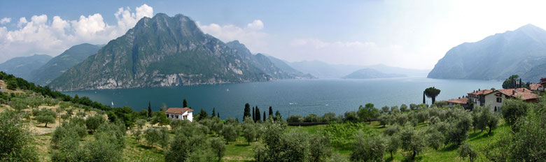 Vista verso il Lago d'Iseo, la Corna Trenta Passi e Montisola